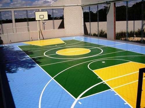 Pintura epóxi em quadra esportiva